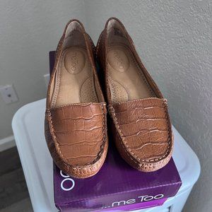 ... me Too Loafers, NWB, 7